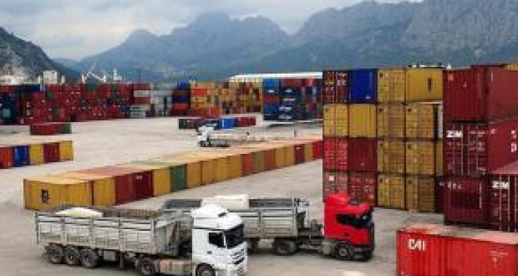 صادرکنندگان در منگنه قوانین مزاحم 