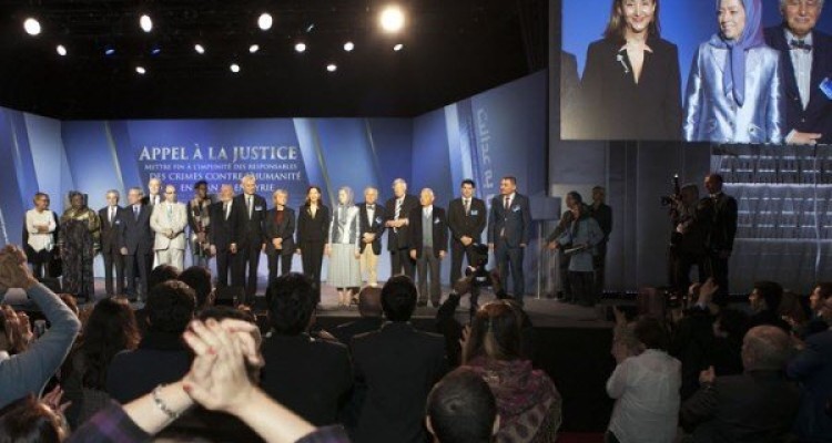 فرانسه گروهک منافقین را اخراج می‌کند