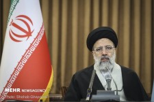 در مبارزه با فساد مشغول حاشیه‌سازی‌ها نمی‌شویم