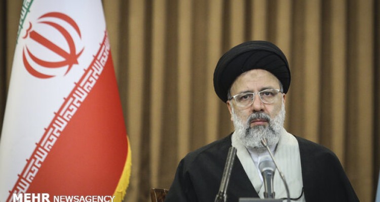 در مبارزه با فساد مشغول حاشیه‌سازی‌ها نمی‌شویم