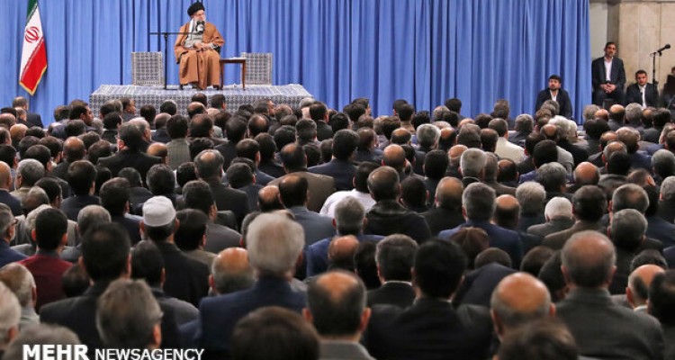 دوستان و دشمنان بدانند در حوادث چند روز اخیر، دشمن را عقب زدیم