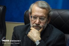 تنازعات سیاسی آزار دهنده شده است/ تخریب مجلس هنر نیست