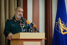 به دشمن هشدار می دهیم/ قدرت شکست چند باره دشمنان را داریم