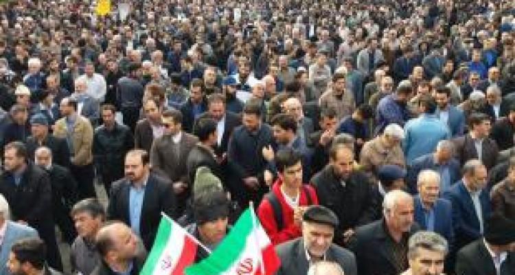 برگزاری راهپیمایی در حمایت از صلابت و اقتدار نظام اسلامی در کرمانشاه 