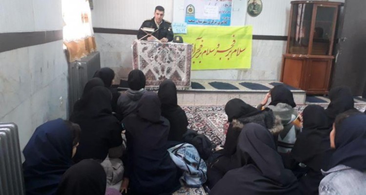 جلسه آموزشی پیشگیری از آسیب های اجتماعی در صحنه برگزار شد 