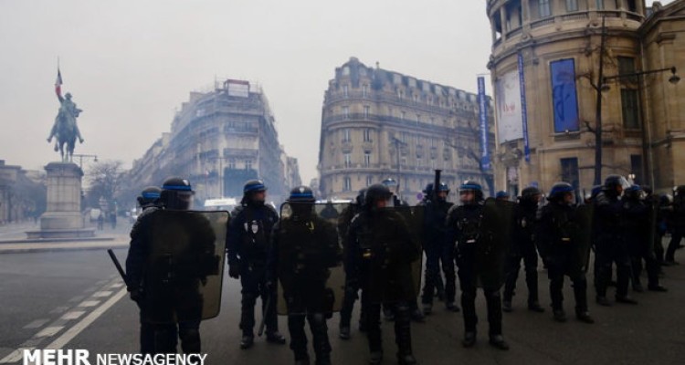 استقرار ۱۰۰ هزار نیروی پلیس در خیابانهای فرانسه