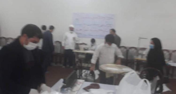 جهاد شبانه روزی بسیجیان شهرستان صحنه در تولید ماسک