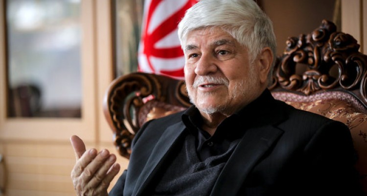 نظام مشوق فعالیت حزبی است/ وجود صدها حزب در کشور بی‌معنی است 