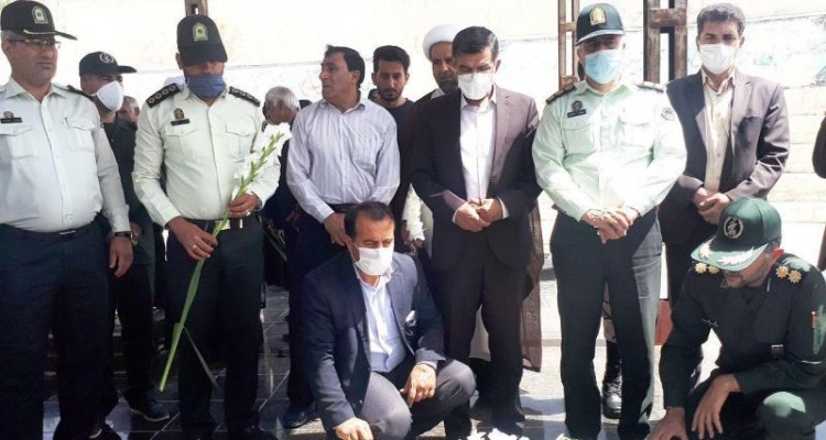 غبار روبی و عطر افشانی مزار شهدای شهر صحنه  انجام شد