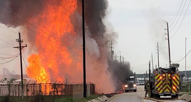 وقوع انفجار مهیب در تاسیسات گاز طبیعی ایالت تگزاس آمریکا