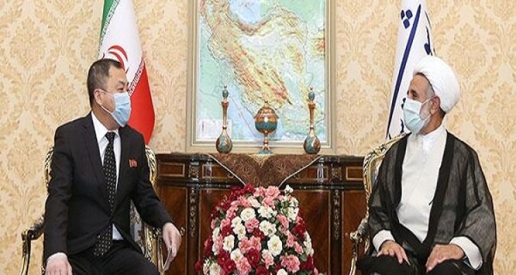 مقابله با یکجانبه‌گرایی آمریکا از طریق باشگاه ضدتحریم شدنی است