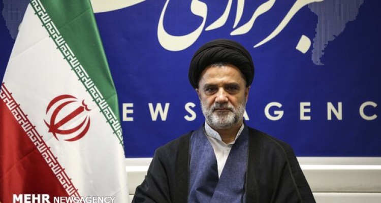 انعقاد قرارداد نفتی با دوتابعیتی‌ها/ دولتمردان خودتحریمی می‌کنند