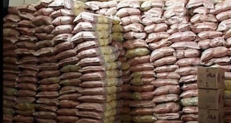 17 تن برنج احتکار شده در یکی از انبار های شهرستان صحنه کشف شد