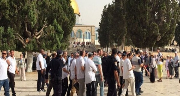 یورش وحشیانه صهیونیست‌ها به مسجدالاقصی