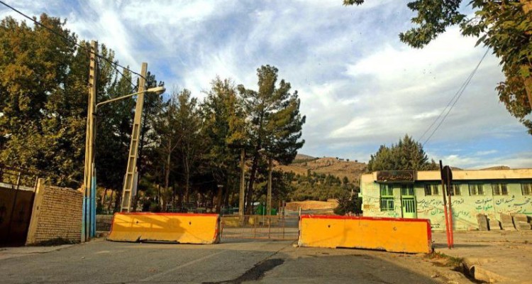 مسیر های دسترسی به آرامستان  شهر صحنه بسته شد + عکس