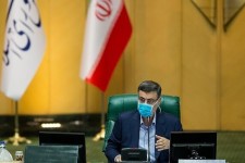 نان و آب مردم را نباید به سیاست بازی آمریکایی‌ها ربط دهیم