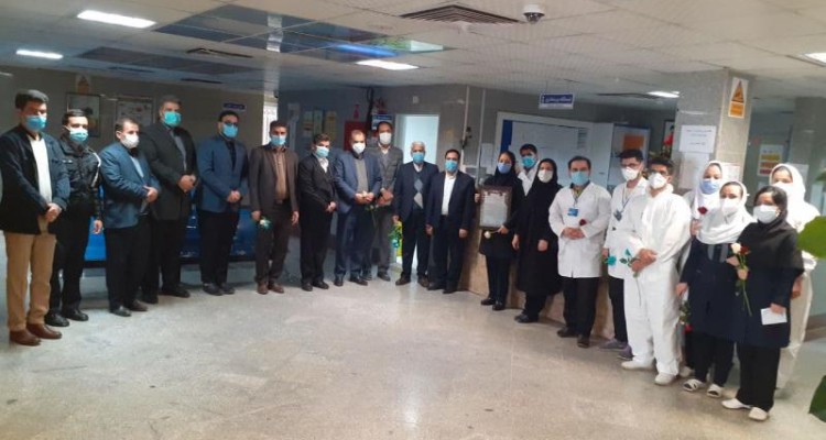 تجلیل شهردار و اعضای شورای اسلامی شهر صحنه با مدافعان سلامت 