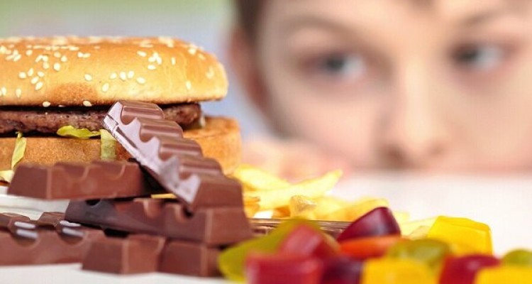 تبعات چاقی قبل از ۶ سالگی/آسیب های روانی کودکان چاق 