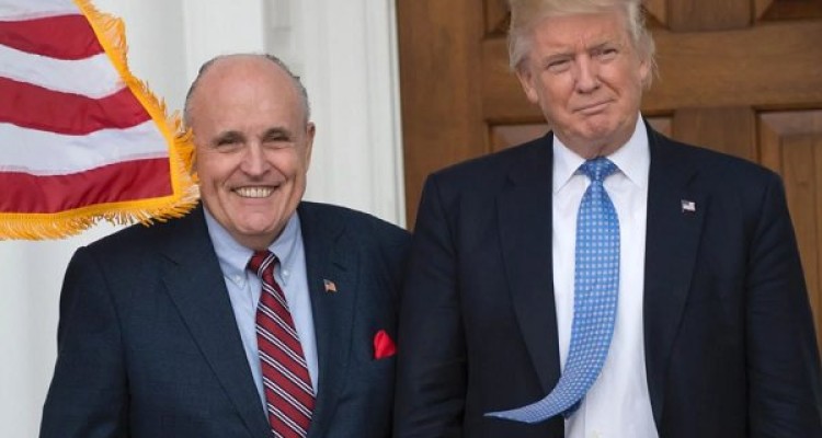 ترامپ در حال تعیین وکلای خود برای استیضاح احتمالی است