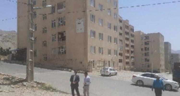 مسکن مهر صحنه، مهر مسئولین را کم دارد