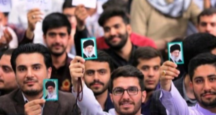 یکی از مصادیق امر به معروف در جامعه امروزی میدان دادن به جوانان است