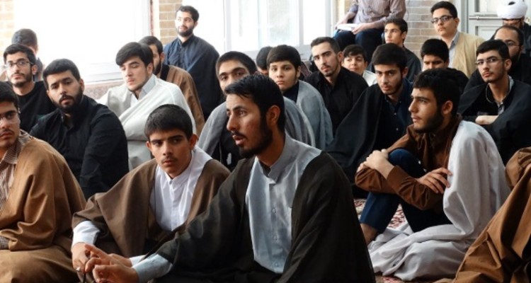 با تشکیل کارگروه‌های ویژه فضای مجازی مانع از افت تحصیلی طلاب شویم