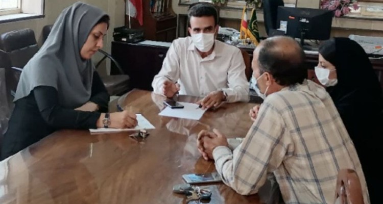 آبرسانی به باغات سطح شهرستان  صحنه صورت می گیرد