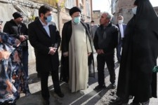 بازدید سرزده رئیس جمهور از محله هرندی تهران/ تاکید بر بهبود و اصلاح وضعیت مناطق محروم شهری