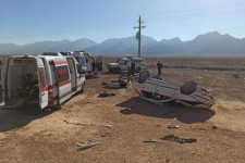 واژگونی در جاده‌های یزد ادامه دارد؛ واژگونی خودرو این بار در محور مهریز – انار/ ۵ نفر مصدوم شدند