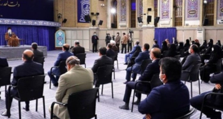 رهبر انقلاب: تعرفه‌ پرستاری به‌طور جدی در این دولت دنبال شود/ حقایق را روایت کنید و الّا دشمن به‌ دروغ روایت می‌کند