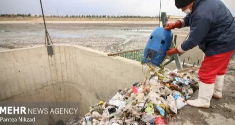 مهر گزارش می‌دهد؛ زباله ها و سرنوشت سیاهی که برای کارگران شهرداری رقم می زنند