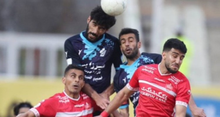 کلهر: گل محمدی مقابل پیکان خلاقیت خود را نشان داد/ اشتباهات فردی در پرسپولیس در حال زیاد شدن است