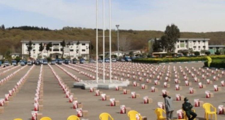 یک میلیون بسته معیشتی توسط بسیج توزیع می‌شود/ نهضت خدمت مومنانه ادامه دارد