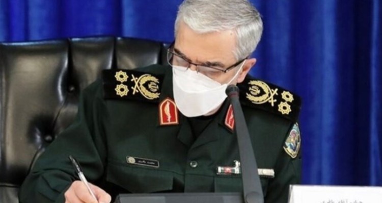 سرلشکر باقری: دفاع مقدس پرده از چهره تزویر جهان‌خواران کنار زد