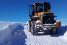 انسداد 53 جاده به دلیل نبود ایمنی در مسیر/ مردم از انجام سفرهای غیرضروری پرهیز کنند