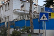 پاسخ‌گویی عجیب حناچی: من خانه شهرداران را فروختم، شهرداری فعلی مجوز تخریب نباید می‌داد!