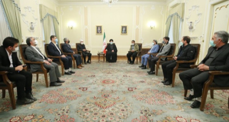 ایثارگری‌های شهیدان به اندازه کافی تبیین نشده است