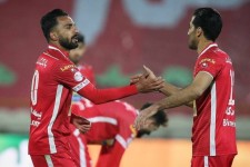 لیگ برتر فوتبال| انتقام پرسپولیس از آلومینیوم با تعویض‌های طلایی/ ادامه رقابت نزدیک سرخابی‌ها