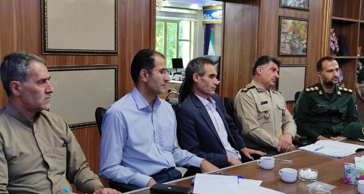 جلسه پیگیری و بررسی آخرین وضعیت حسینه مزار شهدای گمنام شهرستان صحنه