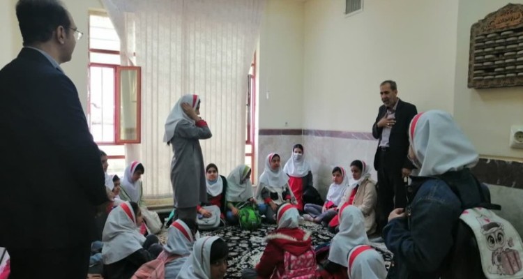 یک روز با کانون و کتابخانه در صحنه