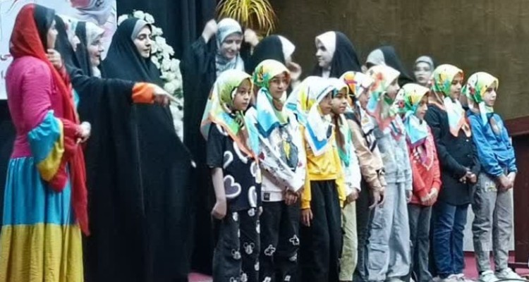 جشن بزرگ ریحانه های بهشتی در صحنه