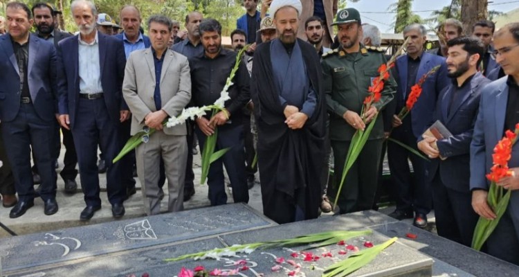 گل افشانی مزار شهدای صحنه در سوم خرداد