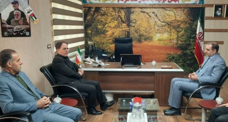دیدارمدیرکل کمیته امداد امام خمینی(ره)استان کرمانشاه با فرماندار صحنه