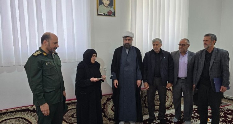 دیدار با خانواده شهدا