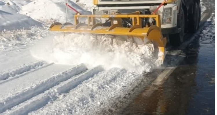 برف‌روبی ۵۰۰ کیلومتر راه‌های شهرستان صحنه