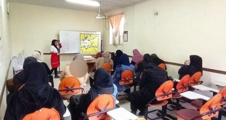 برگزاری دوره آموزشی کمک های اولیه در جمعیت هلال احمرشهرستان صحنه