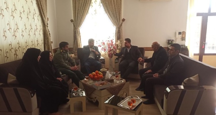 دیدار با آزاده و جانباز سرافراز در صحنه