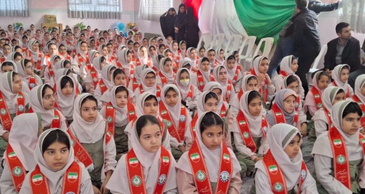 همایش یاوران انقلاب، پیشتازان مقاومت در صحنه