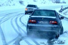 نجات ۲۲۱ خودروی گرفتار در جاده‌های کرمانشاه