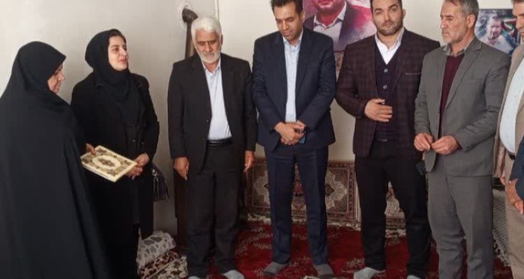 دیدار با خانواده شهدا به مناسبت شب یلدا